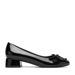 Czółenka JENNY. Czarne czółenka damskie Jenny, bez wzorów, bez obcasa, bez zapięcia. Za 119.99 zł.