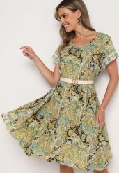 Żółto-Zielona Wiskozowa Sukienka o Rozkloszowanym Kroju w Stylu Boho Melnea. Żółte sukienki damskie Born2be, na lato, bez wzorów, z wiskozy, boho, bez kołnierzyka, bez ramiączek, midi, rozkloszowane. Za 64.99 zł.