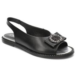 Czarne Sandały Chebello Wsuwane Stylowe Obuwie Damskie. Czarne sandały damskie CheBello, bez wzorów, ze skóry, bez obcasa, na płaskiej podeszwie, bez zapięcia. Za 369.00 zł.
