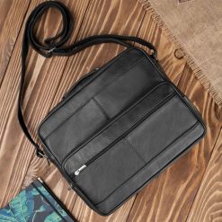 Torba męska na ramię ABR-02 saszetka męska skórzana ABR-18 zestaw prezentowy Abruzzo ZUP-129. Czarne saszetki i nerki męskie z aplikacjami, z materiału. Za 329.00 zł.