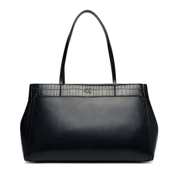 Torebka Calvin Klein. Czarne shopperki damskie Calvin Klein, bez wzorów, bez dodatków. Za 749.99 zł.