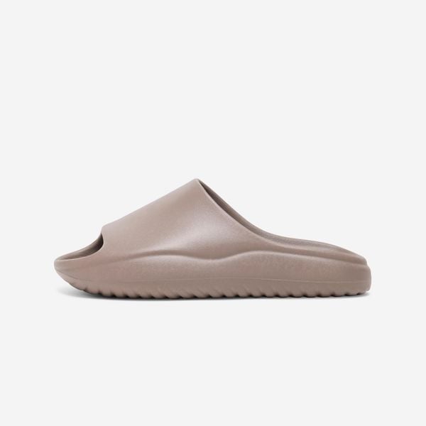 Second Life - Klapki Unisex Slide - Stan Doskonały. Brązowe klapki damskie Decathlon, bez wzorów, z materiału, bez zapięcia. Za 67.99 zł.