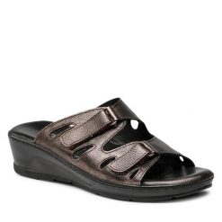 Klapki Go Soft. Brązowe klapki damskie GO SOFT, bez wzorów, bez obcasa, bez zapięcia. Za 169.99 zł.