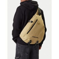 Plecak Guess Jeans. Brązowe plecaki męskie Guess Jeans, z aplikacjami, z jeansu, młodzieżowe. Za 229.99 zł.