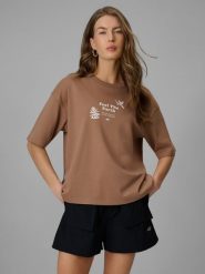 4F T-shirt regular z nadrukiem damski - beżowy S. Brązowe t-shirty damskie 4F, s, bez wzorów, z dzianiny, klasyczne, bez kołnierzyka, bez ramiączek. Za 79.99 zł.