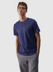 4F T-shirt regular z nadrukiem męski - granatowy M. Niebieskie t-shirty męskie 4F, m, bez wzorów, z bawełny, bez kołnierzyka, bez ramiączek. W wyprzedaży za 39.99 zł.