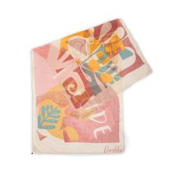 Szal damski Anekke, wykonany z lekkiego materiału tekstylnego z kolorowym artystycznym wzorem, różowy, 42470-032. Czerwone szaliki damskie Anekke, z aplikacjami. Za 119.00 zł.