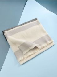Szalik - wielobarwny. Szaliki damskie Sinsay, bez wzorów. Za 29.99 zł.