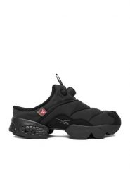 Reebok Klapki EO-INSTAPUMP FURY MULE 100230815 Czarny. Czarne klapki damskie Reebok, bez wzorów, z materiału, bez obcasa, bez zapięcia. Za 649.99 zł.