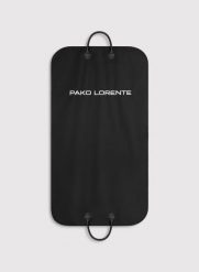 PAKO LORENTE - Czarny pokrowiec na garnitur. Czarne garnitury męskie Pako Lorente, uniwersalny, bez wzorów. Za 99.99 zł.