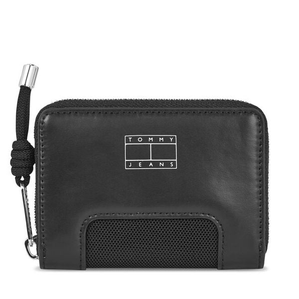 Portfel Tommy Jeans. Czarne portfele damskie Tommy Jeans, z jeansu. Za 169.99 zł.