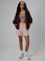 4F Spodenki dresowe z modalem damskie - różowe M. Czerwone szorty damskie 4F, bez wzorów, z dresówki, z podwyższonym stanem. Za 129.99 zł.