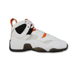 Buty sportowe Air Jordan Jumpman Two Trey GS Shoes. Białe obuwie sportowe damskie Jordan, bez wzorów, bez zapięcia, trekkingowe. Za 548.99 zł.