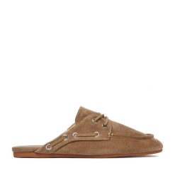 Klapki JENNY. Brązowe klapki damskie Jenny, bez wzorów, bez obcasa, bez zapięcia. Za 119.99 zł.