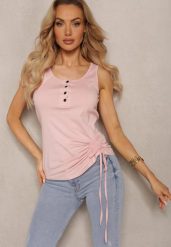 Różowy Bawełniany Top o Asymetrycznym Kroju Ozdobiony Guzikami z Regulacją z Boku Vilalina. Czerwone topy damskie Renee, m, bez wzorów, z bawełny, eleganckie, z asymetrycznym kołnierzem, bez ramiączek. Za 39.99 zł.