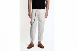 Xagon Spodnie | P26032 ZXAG92 | Mężczyzna | Kremowy. Białe spodnie materiałowe męskie Xagon, bez wzorów, z elastanu. W wyprzedaży za 379.00 zł.