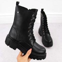 Skórzane botki damskie workery czarne Filippo DBT4759. Czarne botki damskie Filippo, bez wzorów, ze skóry, bez obcasa, bez zapięcia. Za 160.00 zł.
