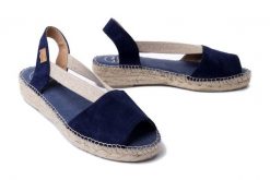 TONI PONS ELLA navy, sandały/espadryle damskie. Niebieskie sandały damskie TONI PONS, bez wzorów, bez obcasa, na koturnie, bez zapięcia. Za 207.92 zł.