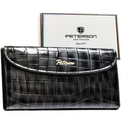Szary portfel damski ze skóry ekologicznej z tłoczeniem na wzór skóry krokodyla, zamykany na zatrzask magnetyczny - Peterson. Szare portfele damskie Peterson, ze skóry ekologicznej. Za 94.99 zł.