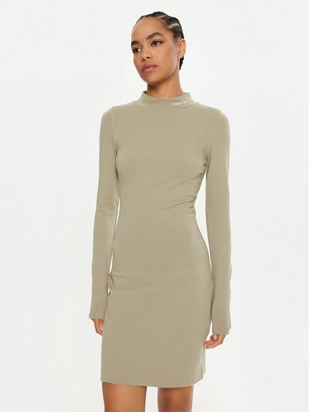 Calvin Klein Jeans Sukienka codzienna J20J225395 Zielony Regular Fit. Zielone sukienki damskie Calvin Klein Jeans, na co dzień, xl, bez wzorów, z jeansu, bez kołnierzyka, bez ramiączek, proste. Za 249.99 zł.