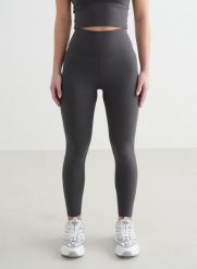 Damskie legginsy z wysokim stanem, squat proof, dla niskich Sense ciemnoszare. Szare legginsy damskie Aim'n, bez wzorów, z elastanu. Za 297.00 zł.