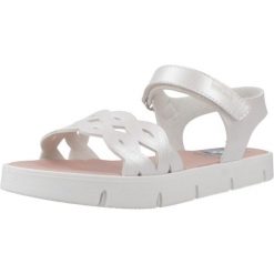 Sandały PABLOSKY 440704P Biały. Białe buty zimowe męskie Pablosky, bez wzorów, z syntetyku, bez obcasa, bez zapięcia. Za 221.99 zł.