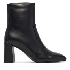 Botki Furla. Czarne botki damskie Furla, bez wzorów, bez obcasa, na słupku, bez zapięcia. Za 1,149.00 zł.