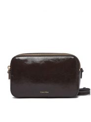Calvin Klein Torebka Foil Logo Glossy Camera Bag LV04F3539G Brązowy. Brązowe listonoszki damskie Calvin Klein, bez wzorów, ze skóry, bez dodatków. Za 409.99 zł.