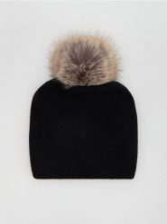 Czapka beanie z wiskozą - czarny. Czarne czapki damskie Reserved, bez wzorów, z wiskozy. Za 69.99 zł.