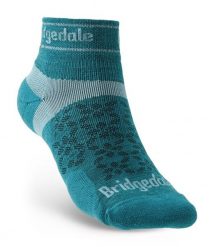 Bridgedale Skarpety biegowe Ultralight T2 Merino Sport Low Wmn Teal-35-37. Niebieskie skarpetki damskie Bridgedale, bez wzorów, z elastanu. Za 61.84 zł.
