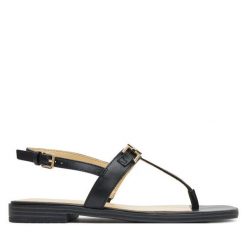 Sandały Guess. Czarne sandały damskie Guess, z aplikacjami, bez obcasa, na płaskiej podeszwie, bez zapięcia. Za 249.99 zł.
