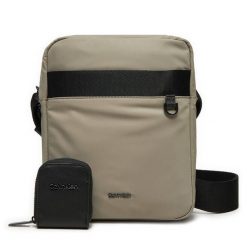 Saszetka Calvin Klein. Brązowe saszetki i nerki męskie Calvin Klein, bez wzorów. Za 209.99 zł.