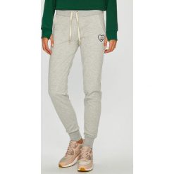 Femi Stories - Spodnie Wanta. Szare spodnie materiałowe damskie Femi Stories, bez wzorów, z bawełny, casualowe. W wyprzedaży za 179.90 zł.
