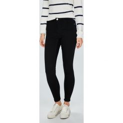 Review - Jeansy. Czarne jeansy damskie Review, bez wzorów, z bawełny. W wyprzedaży za 129.90 zł.