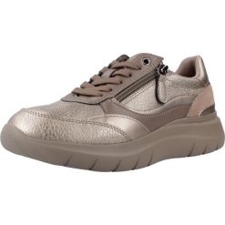 Buty GEOX D PLUMMERY Brąz. Brązowe obuwie trekkingowe damskie Geox, ze skóry, bez zapięcia. Za 363.99 zł.