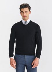 PAKO LORENTE - Czarny sweter męski v-neck. Czarne swetry męskie Pako Lorente, na jesień, m, bez wzorów, z nylonu, bez kołnierzyka, bez ramiączek. Za 119.99 zł.