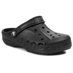 Klapki Crocs. Czarne klapki damskie Crocs, bez wzorów, bez obcasa, bez zapięcia. Za 139.99 zł.