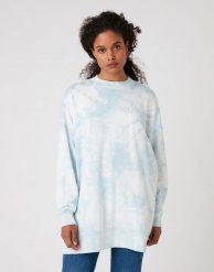 DAMSKA BLUZA MATERIAŁOWA WRANGLER OVERSIZED SWEAT BLUE TIE DYE W6Q4HAB27 112130836. Niebieskie bluzy damskie Wrangler, s, bez wzorów, z materiału, bez ramiączek, bez kaptura. Za 169.99 zł.