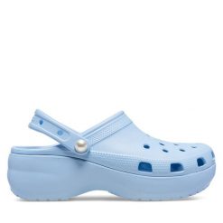 Klapki Crocs. Niebieskie klapki damskie Crocs, bez wzorów, bez obcasa, bez zapięcia. Za 179.99 zł.