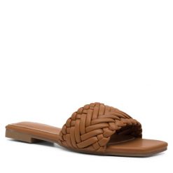 Klapki DeeZee. Brązowe klapki damskie DeeZee, bez wzorów, bez obcasa, bez zapięcia. Za 99.99 zł.