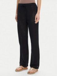 Roxy Spodnie materiałowe ERJX603437 Czarny Regular Fit. Czarne spodnie materiałowe damskie Roxy, bez wzorów, z bawełny. Za 189.99 zł.