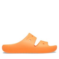 Klapki Crocs. Niebieskie klapki damskie Crocs, bez wzorów, bez obcasa, bez zapięcia. Za 179.99 zł.