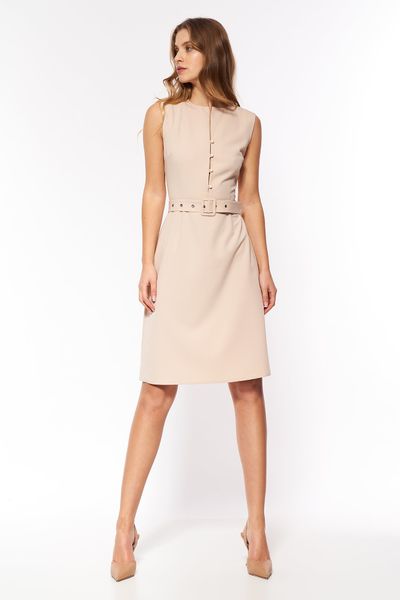 Sukienka z paskiem i guzikami - Beżowa. Brązowe sukienki damskie Nife, xl, bez wzorów, z elastanu, bez kołnierzyka, bez ramiączek, midi. Za 299.90 zł.