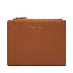 Bilonówka Calvin Klein. Brązowe portfele damskie Calvin Klein. Za 289.99 zł.