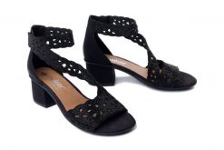 Rieker 64657-00 black, sandały damskie. Czarne sandały damskie Rieker, bez wzorów, ze skóry ekologicznej, bez obcasa, bez zapięcia. Za 339.90 zł.