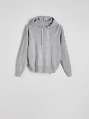Gładki sweter z kapturem - jasnoszary. Szare swetry nierozpinane damskie Reserved, l, bez wzorów, z dzianiny, bez kołnierzyka, bez ramiączek. W wyprzedaży za 59.99 zł.