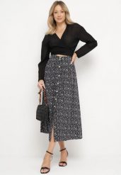Czarna Wiskozowa Spódnica Maxi w Kwiatowy Print Rozkloszowana Verdandi. Czarne spódnice damskie Born2be, s, bez wzorów, z wiskozy, maxi, rozkloszowane. Za 29.99 zł.