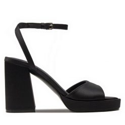 Sandały ONLY Shoes. Czarne sandały damskie ONLY Shoes, bez wzorów, bez obcasa, na słupku, bez zapięcia. Za 179.99 zł.