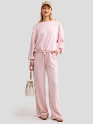 Bluza damska z wiskozy jasnoróżowa Lunara 600. Czerwone bluzy damskie BIG STAR, l, bez wzorów, z dzianiny, eleganckie, bez ramiączek, bez kaptura. W wyprzedaży za 179.99 zł.