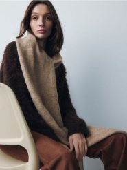 Szal z domieszką wełny i alpaki - brązowy. Brązowe szaliki damskie Reserved, bez wzorów, z wełny. W wyprzedaży za 59.99 zł.